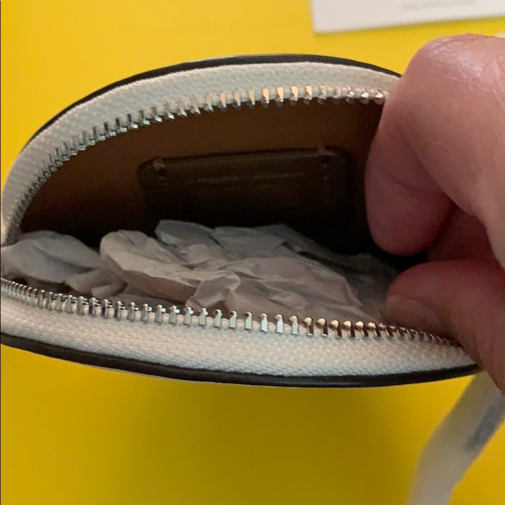 🥳HP🥳 Coach Ms. Pac-Man Round Coin Case. - Picture 4 of 5